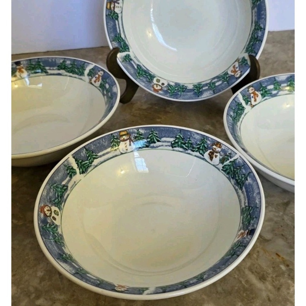 4 x Oneida Kitchen Stoneware Soup‎ Bowls Frosty Friends Pattern Snowmen Winter